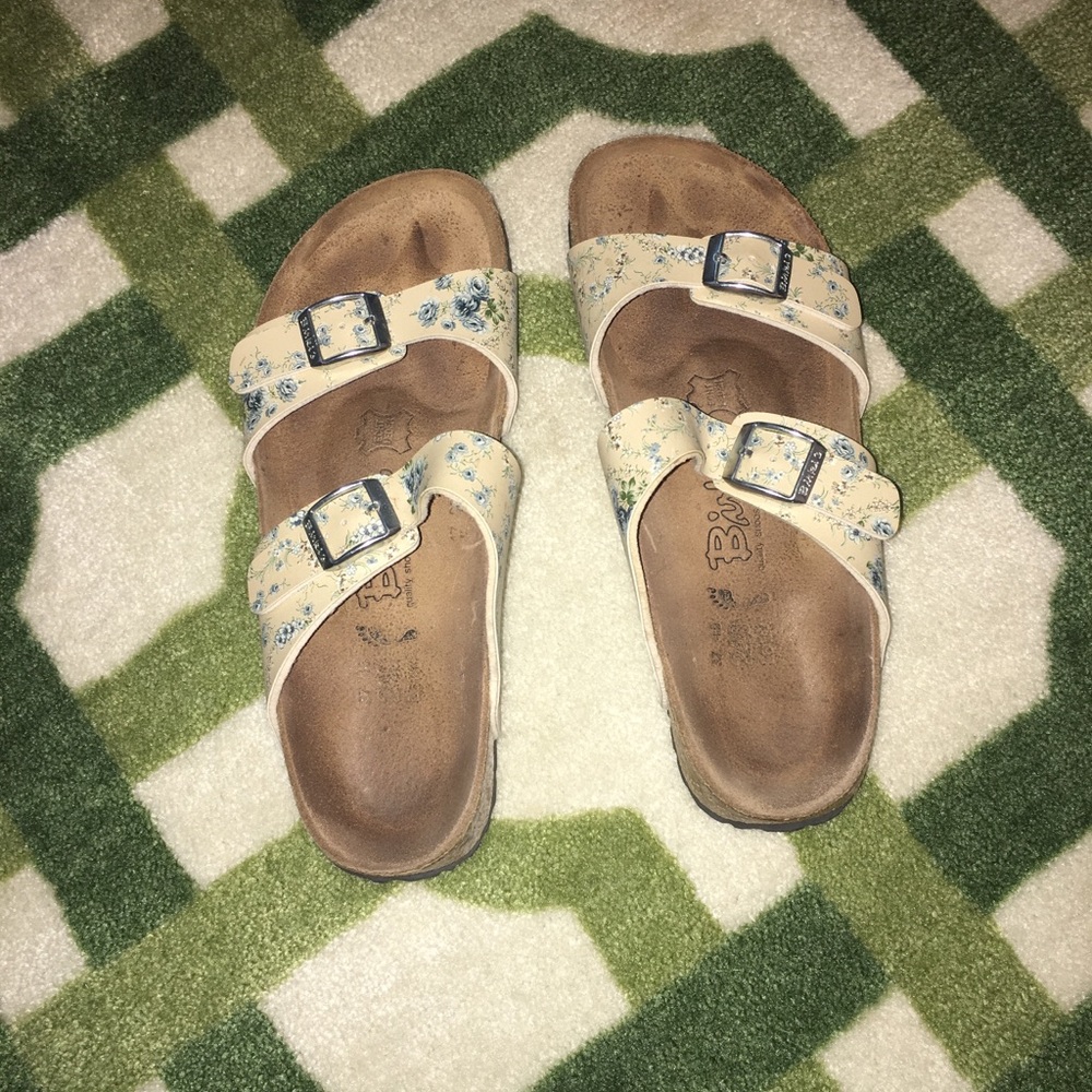 Women’s Birkenstocks size 37